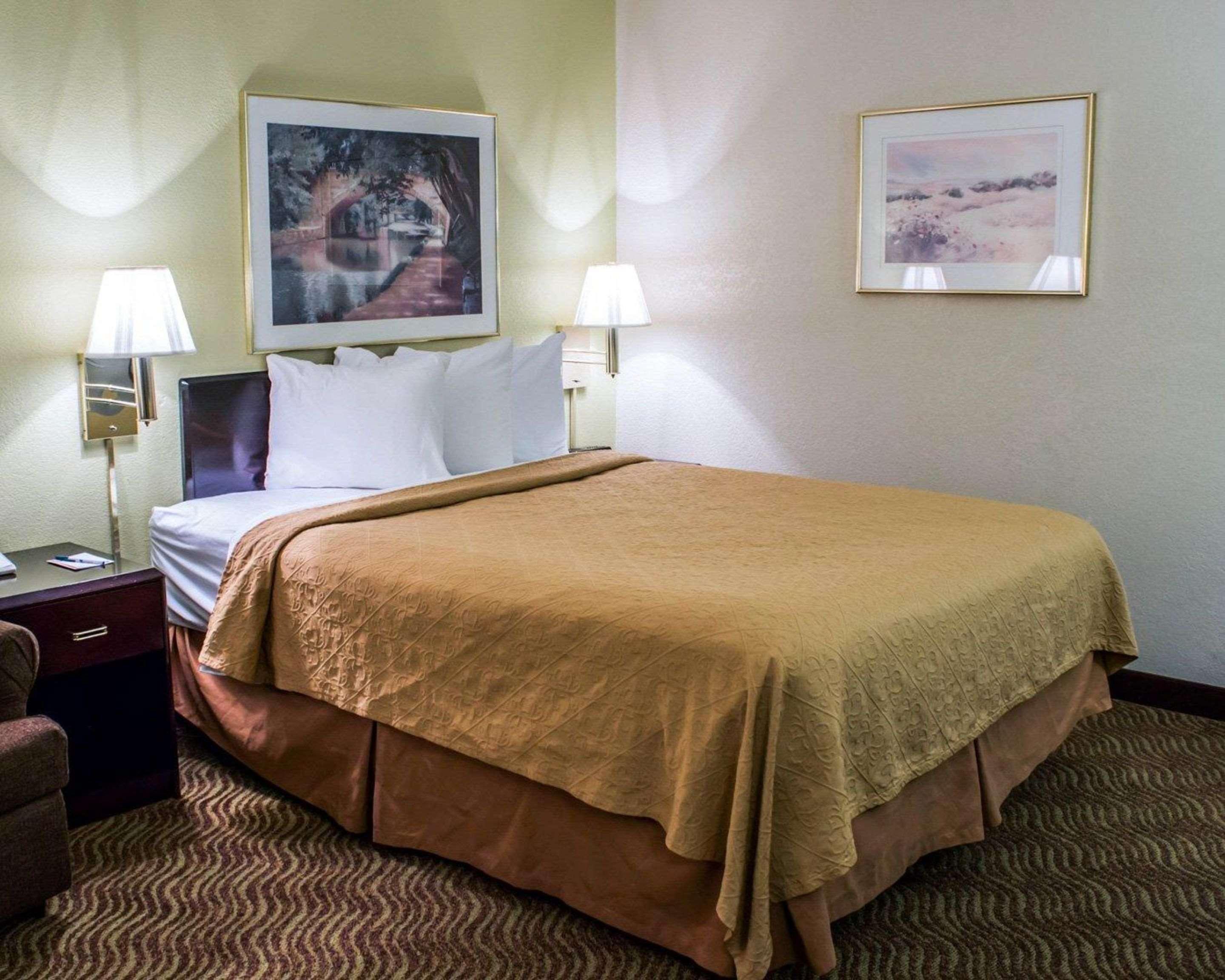 Quality Inn Rocky Mount Esterno foto